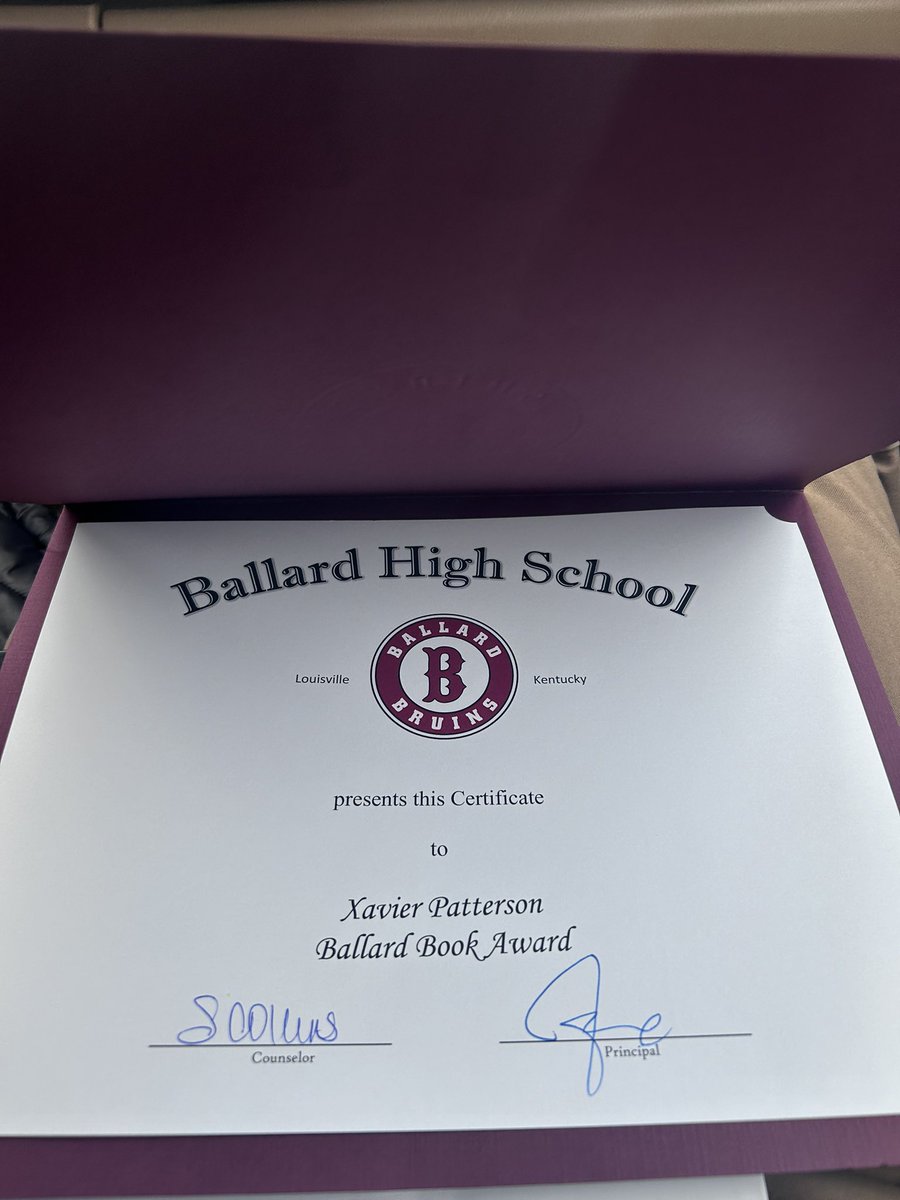 Honored to receive the Ballard Book Award and  be named to the Principal’s Honor Roll at this year’s Junior Award Ceremony!! #TrackandField #highschooltrack #gradesmatter #collegetrack #recruitment #ClassOf2025