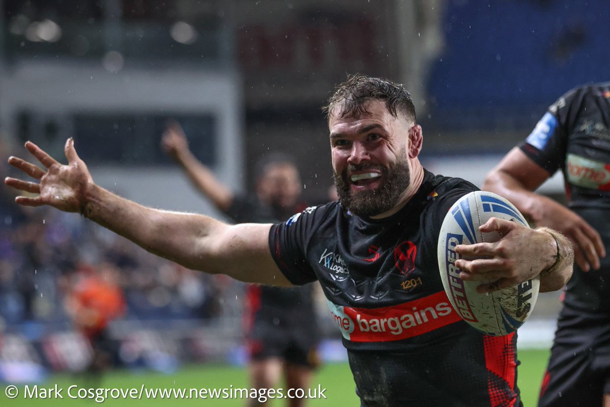 Mark_Cozy's tweet photo. Alex Walmsley of @Saints1890 powers past Ash Handley to go over for a try in the Challenge Cup at Headingley Stadium, Leeds, West Yorkshire, UK. 22nd March 2024.
Photo: Mark Cosgrove/News Images
#sthelens #saints #challengecup #rugbyleague #sportsphotography #canonpro #newsimages