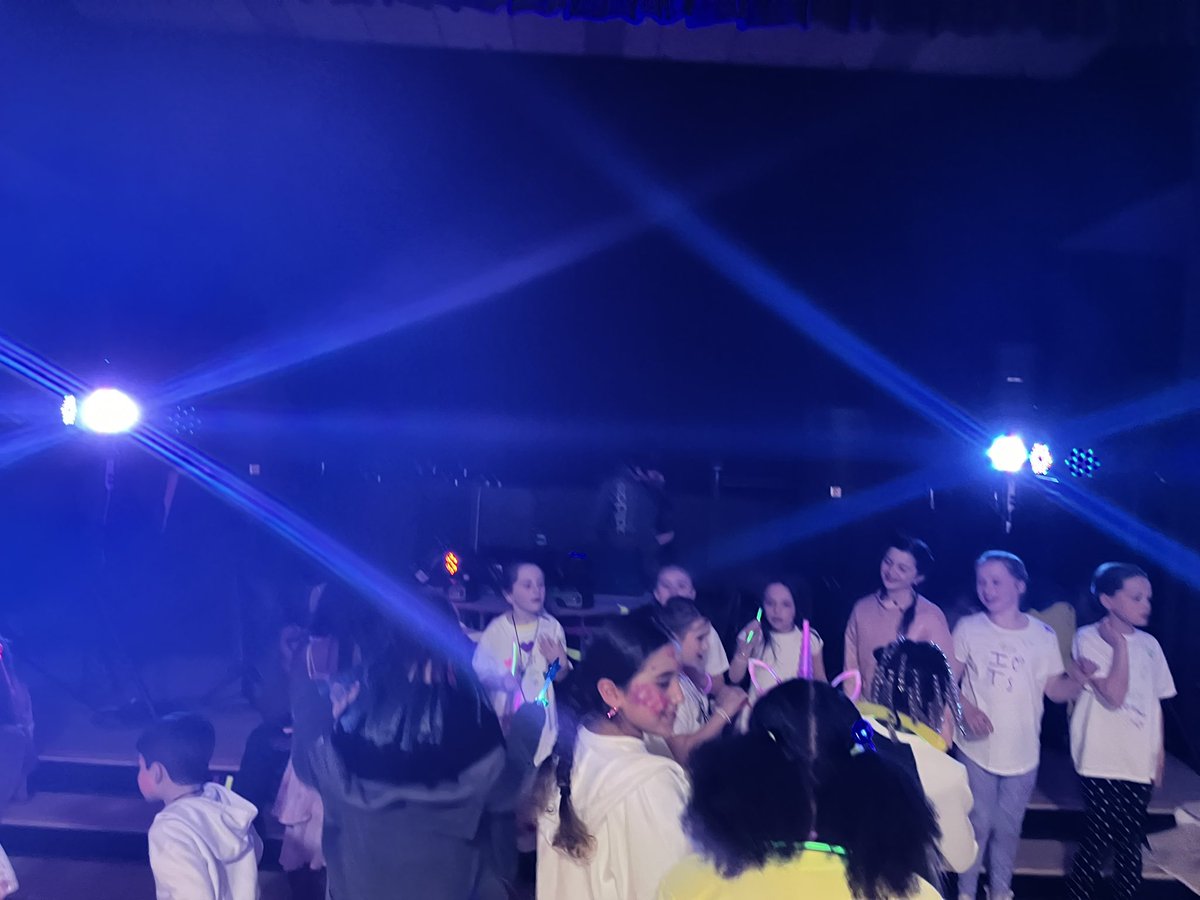 Luce glow party is AMAZING!  #dancelikenooneiswatching @LuceCAPT @Canton_Super