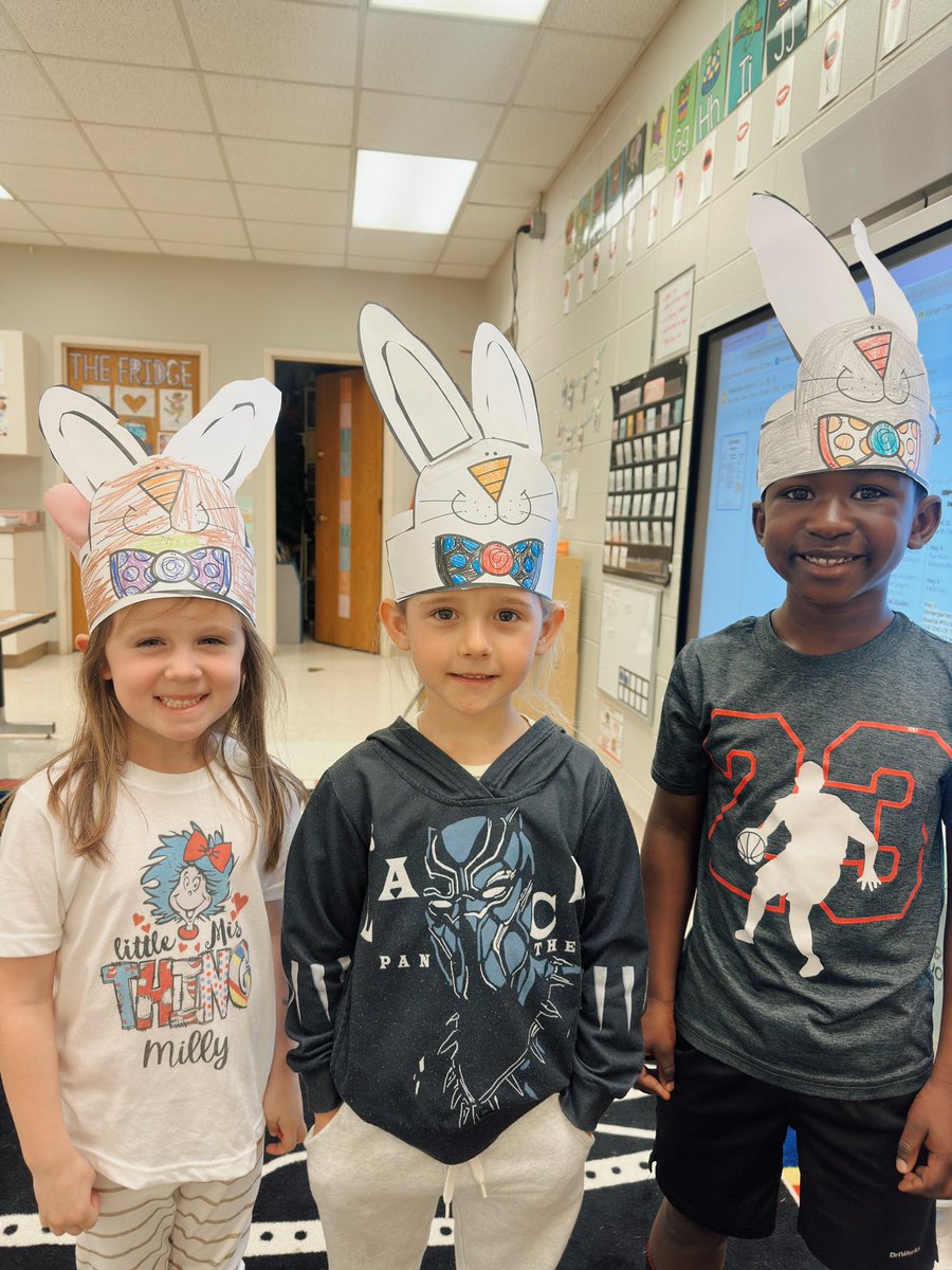 mrsbaileyfinch's tweet photo. Sweet bunny crafts before spring break!! 😍🐰☀️ https://t.co/NZgysYjqD1