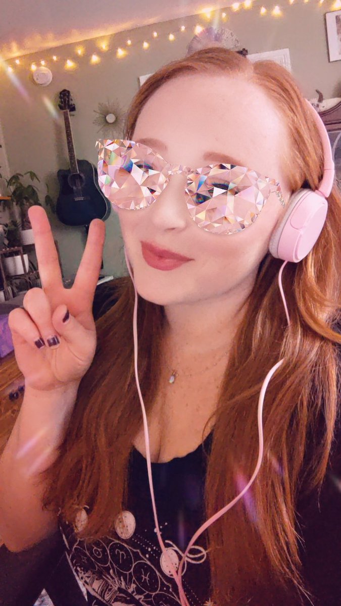 artbyflorared's tweet photo. We back bb 😎✨ https://t.co/wuGNsLFH31 https://t.co/k4Zr1jH3z3