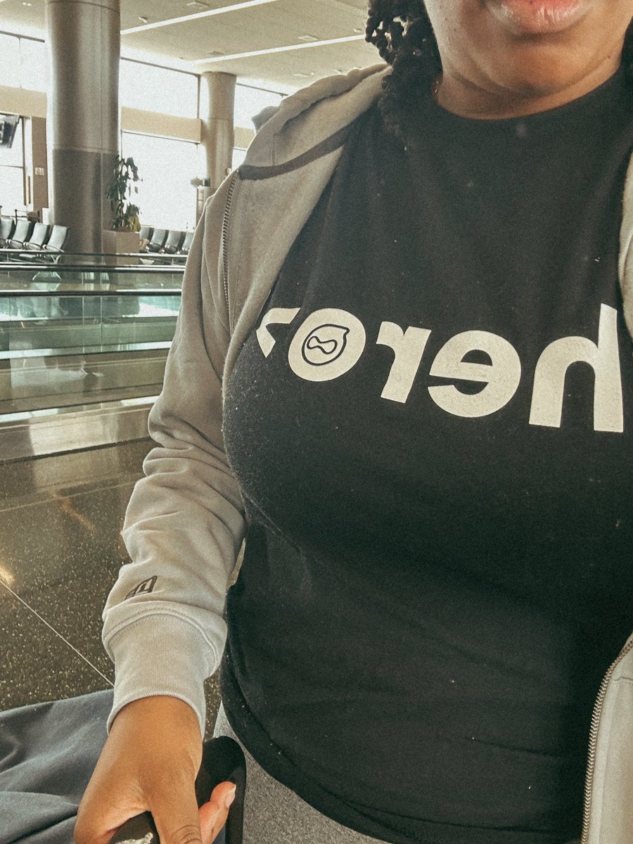McKennaBytes's tweet photo. Unexpected side effect of attending a conference. New wardrobe! 🙌🏾
Shirt brought to you by @herodevs 🥷🏾 https://t.co/YXD8Blg3Ah