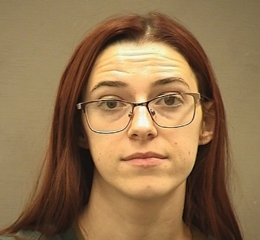 MacFarlaneNews's tweet photo. Seeking reduced prison term, Jan 6 defendant Riley Williams' defense said she wasn't violent & that her Jan 6 statements weren't “credible threats of violence. While she certainly shouted expletives at officers, she was not threatening them w/ any violence"
Argument was REJECTED https://t.co/jNTzGQiLtW