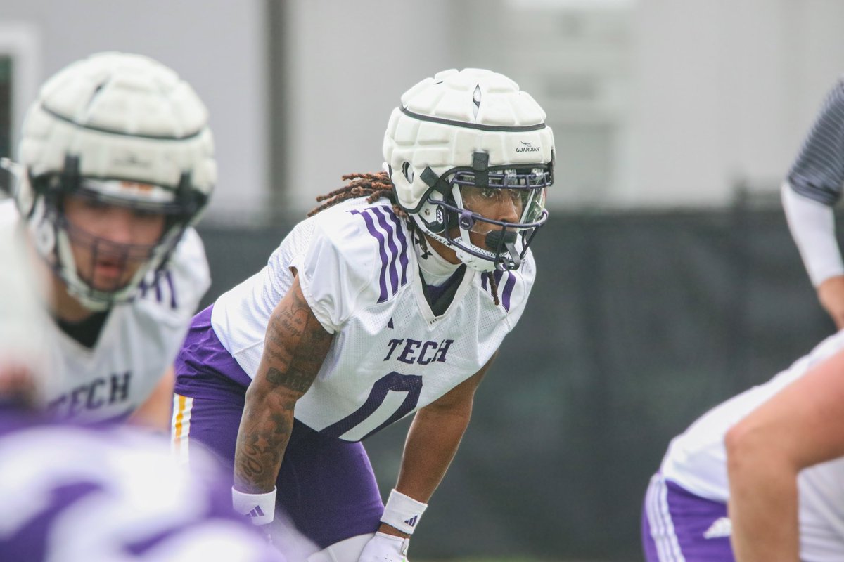 TNTechFootball's tweet photo. 𝙎𝙋𝙍𝙄𝙉𝙂 𝘽𝘼𝙇𝙇 𝙄𝙎 𝙐𝙉𝘿𝙀𝙍𝙒𝘼𝙔 💪🏽

#WingsUp | #AimHigh https://t.co/IxSGvwUOtx