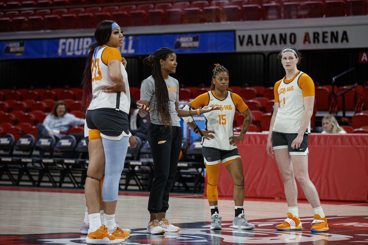 LadyVol_Hoops tweet picture