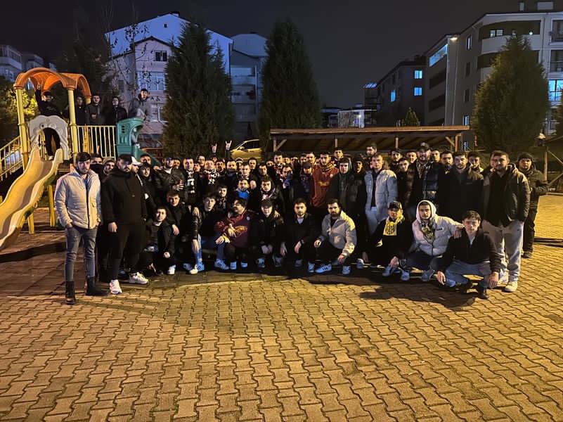 Son dönem de gündemden düşmek bilmeyen Karabükte yaşanan yabancı öğrenci olaylarına tepki amaçlı tüm taraftar grupları ile bir araya geldik. #karabüküniversitesi #karabük