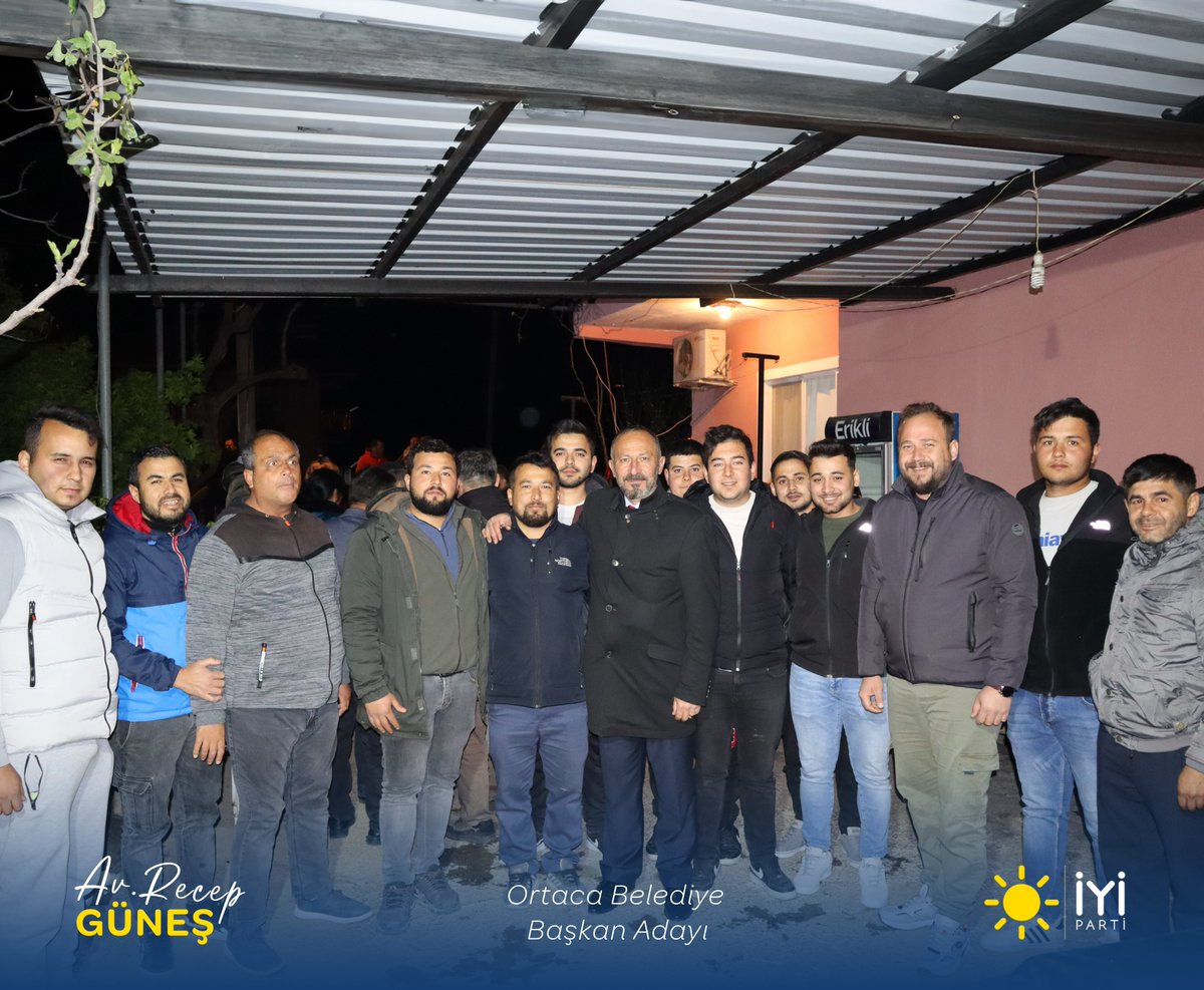 Bugün Dikmekavak Mahallesi'ne ziyaret gerçekleştirdik!   Şerafettin Karagöz ailesine, bu soğuk havada bizi yalnız bırakmayan bu coşkulu kalabalığa ve muhtar adaylarımıza teşekkür ederiz!
Yüzünü Güneş'e Dön Ortaca!
