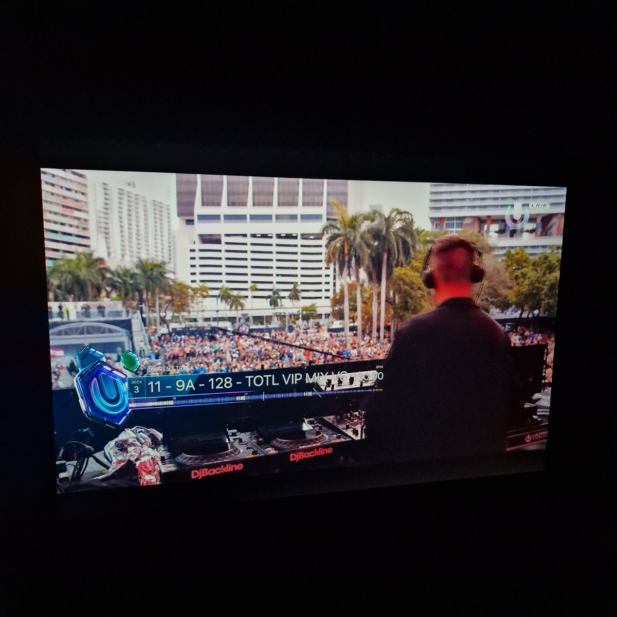 masterprotuga's tweet photo. Live track on stage #ultralive https://t.co/gT9mth3NgQ