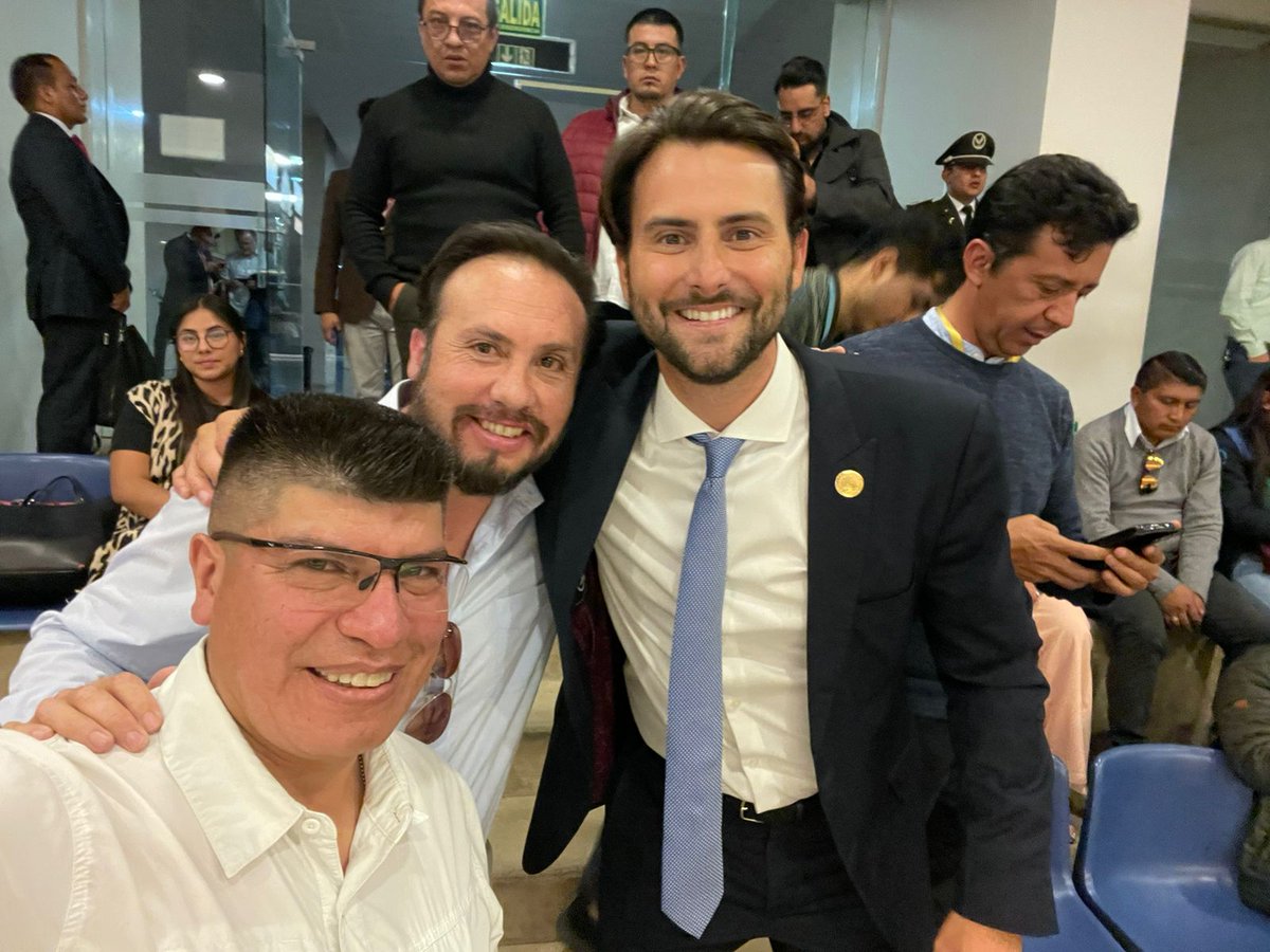 Contentos con El Ministro @NielsOlsenP y <a href="/BIONORBY/">Norby Lopez Granda</a> en la <a href="/AsambleaEcuador/">Asamblea Nacional</a> 
Definitivamente Ministro pasara a la Historia con estos cambios positivos con la Nueva Ley Orgánica Económica Urgente de Turismo 
Hay varios puntos en los cuales varios Presidentes de Gremios los veníamos