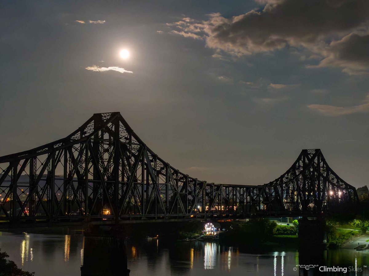 Here is another angle of the historic Beaver / Monaca Railroad Bridge underneath the Harvest Moon at the end of September 2023, while crossing the Ohio River in Beaver County, PA.

#dronephotography #beavercounty #trainbridge #harvestmoon #climbingskies