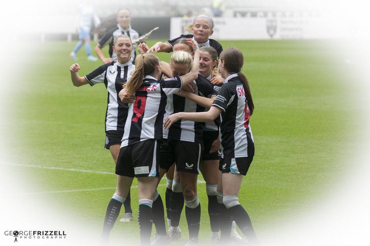 An exciting day for Wor Lasses tomorrow at Kenilworth Road, lets make some noise TOON Army and bring home the trophy @worflags @NUFC @NUFCWomen @Nusc2023 @ChronicleNUFC @theberrypub