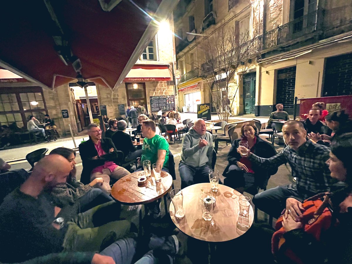 Glad to catch up with all these isotopic-stars at Montpellier for @FRBiodiv #CESAB 
@chris_harrod @oldenfish @JCucheFish @josie_south @tyler_tunney @GusMcI Javier Sanchez Hernandez, Marie-Elodie Perga and Chloe Vagnon 🍻⚛️