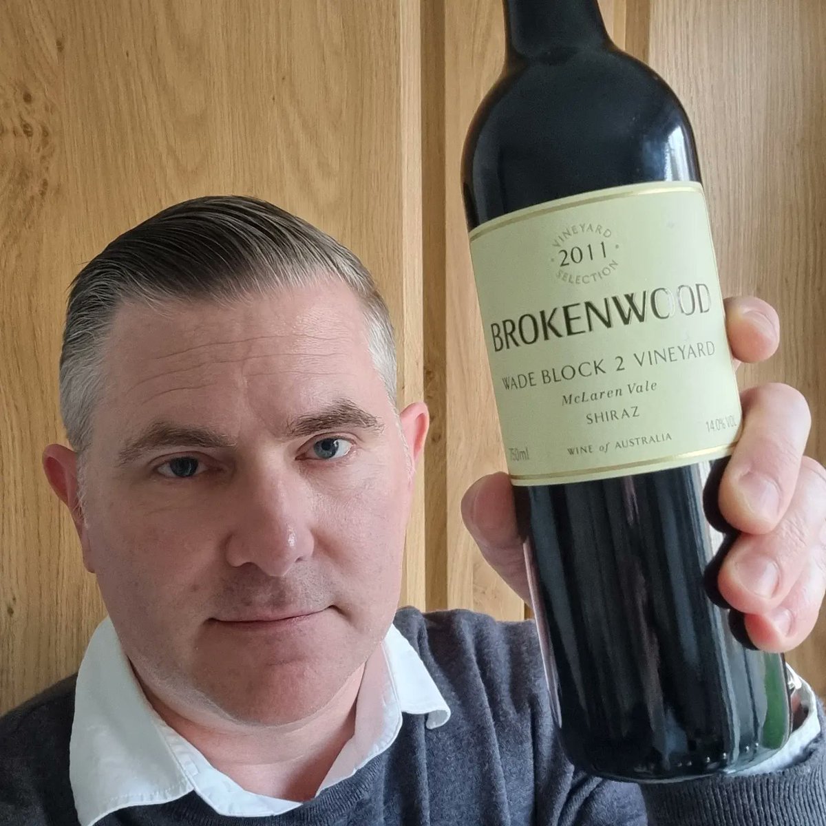 How is this an aged wine? This @Brokenwood 2011 McLaren Vale shiraz is just chock full of brambly fruits, and so fresh and lively. Would never have guessed it if served blind. Stunning drop! #wine #winelover #winelovers