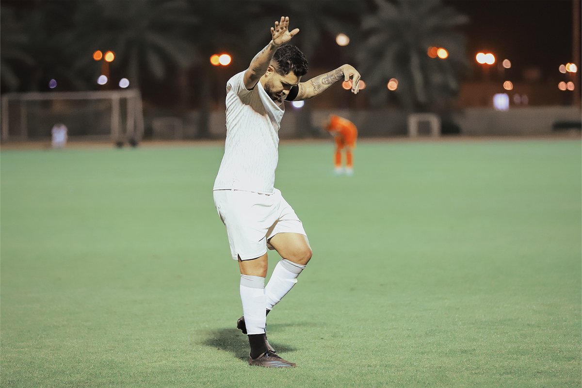 NEOMSportsClub's tweet photo. وييين ماشي 👂

على يلو  🕺🏻 

#نيوم
#نادي_نيوم_الرياضي https://t.co/s9AuqhYZKI