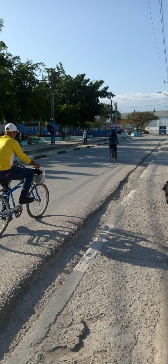 AMPPMella's tweet photo. #Mella, #SantiagoDeCuba. La cotidianidad vespertina mellense transcurre imperturbable y diáfana, víspera de la XII Sesión Ordinaria de la Asamblea Municipal del Poder Popular a desarrollarse mañana 23 de marzo. #LosDesafiosDelPoderPopular, #CubaEsAmor, #SiempreSantiago. https://t.co/Ej59op1wG1