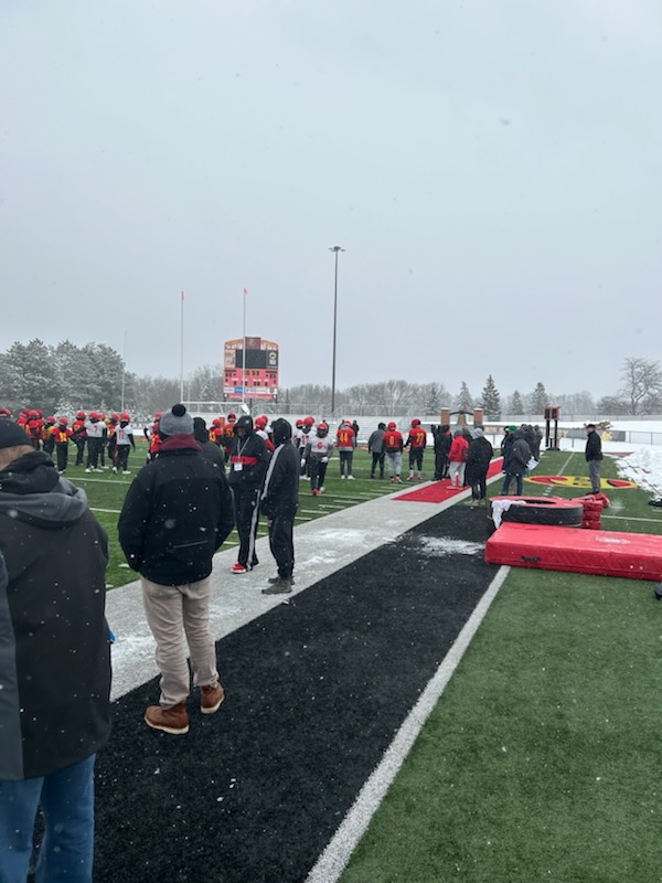 The Ferris State spring clinic is looking more like a winter clinic! Tons of great knowledge being shared. Thanks to all the coaches who came out to brave the cold. @FerrisState