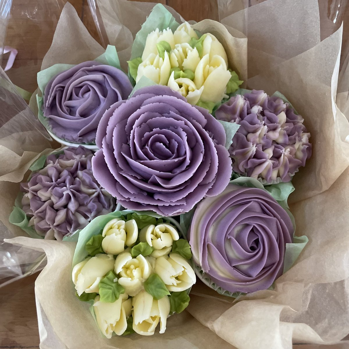 Just a little selection of cupcake bouquets I’ve been working on recently! 
#petersfield #hampshire #baker #bakersofinstagram #baking #bakingathome #buttercream #cakesofinstagram #cakestagram #cupcake #cupcakedecorating #cupcakes #cupcakestagram #homebaker #cupcakedecorating