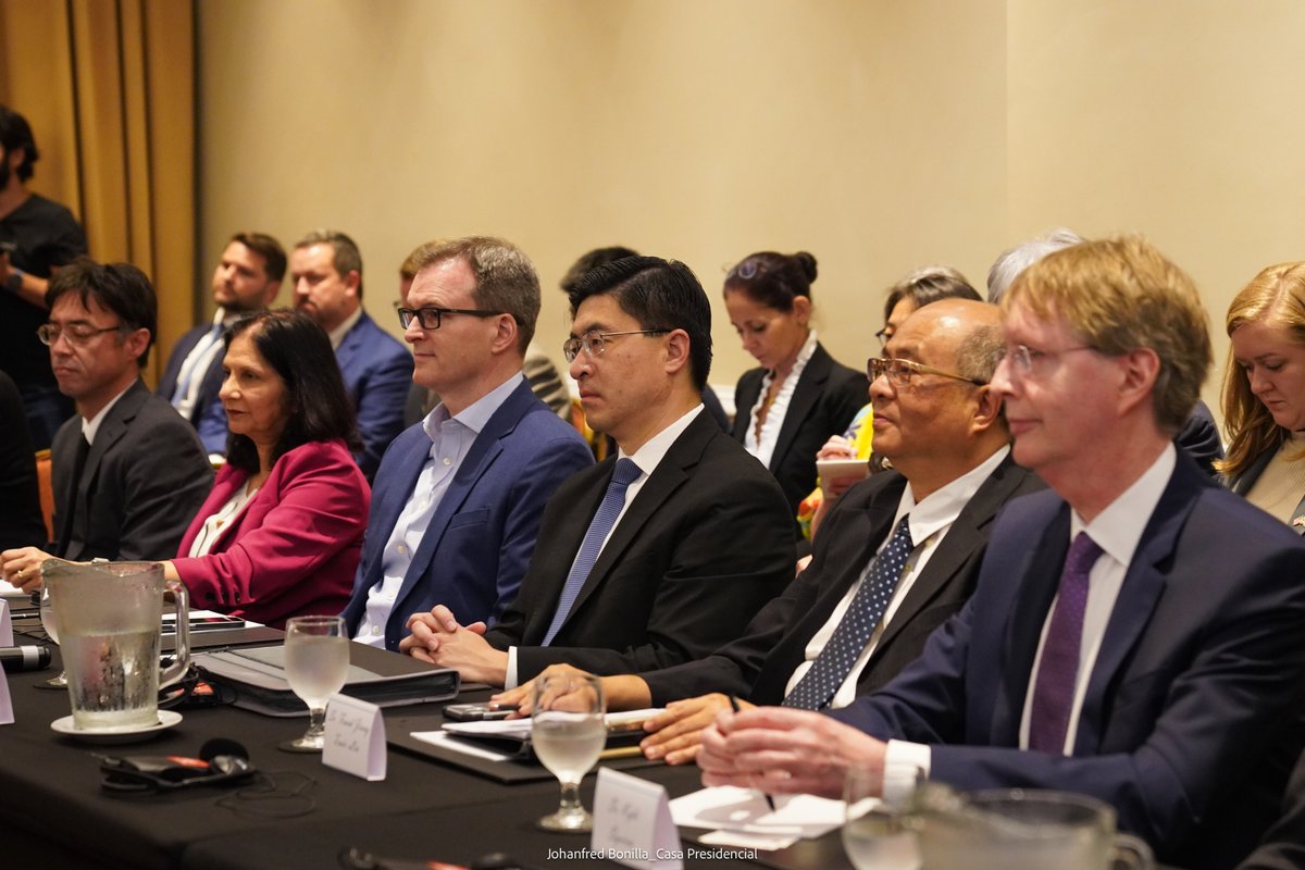 Intel Latin America tweet media