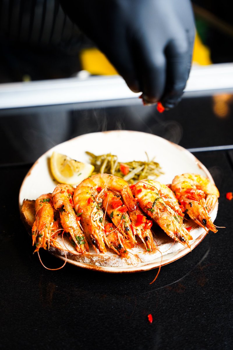 Broadway Market is truly the most underrated Market in London. There’s no better place to hang out on the weekends ⚡️😍 Over 100 different vendors in the heart of South London! #broadwaymarkettooting #broadwaymarket