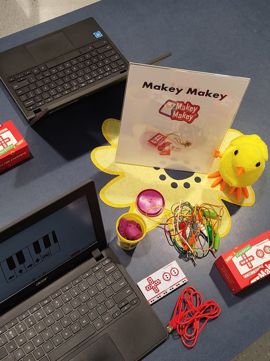This week students learned about Makey Makey. They had lots of fun building circuits! 🎹 <a href="/HST_YCDSB/">Holy Spirit School</a> @HST_Library