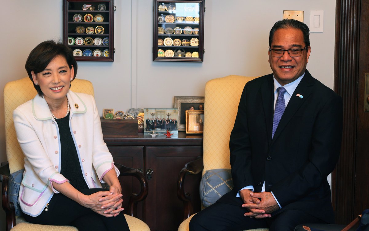 The United States &amp; the Federated States of Micronesia share a deep history. Thank you, President Wesley Simina, for meeting with me to discuss the importance of the Compact of Free Association agreements &amp; our shared diplomatic, economic &amp; security priorities. Hafa Adai! 🇫🇲🇺🇸
