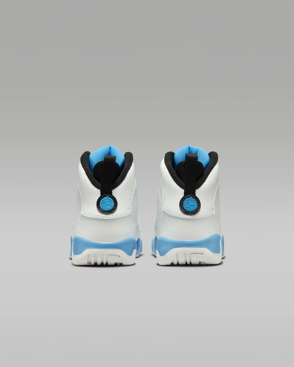 SNKR_TWITR tweet media