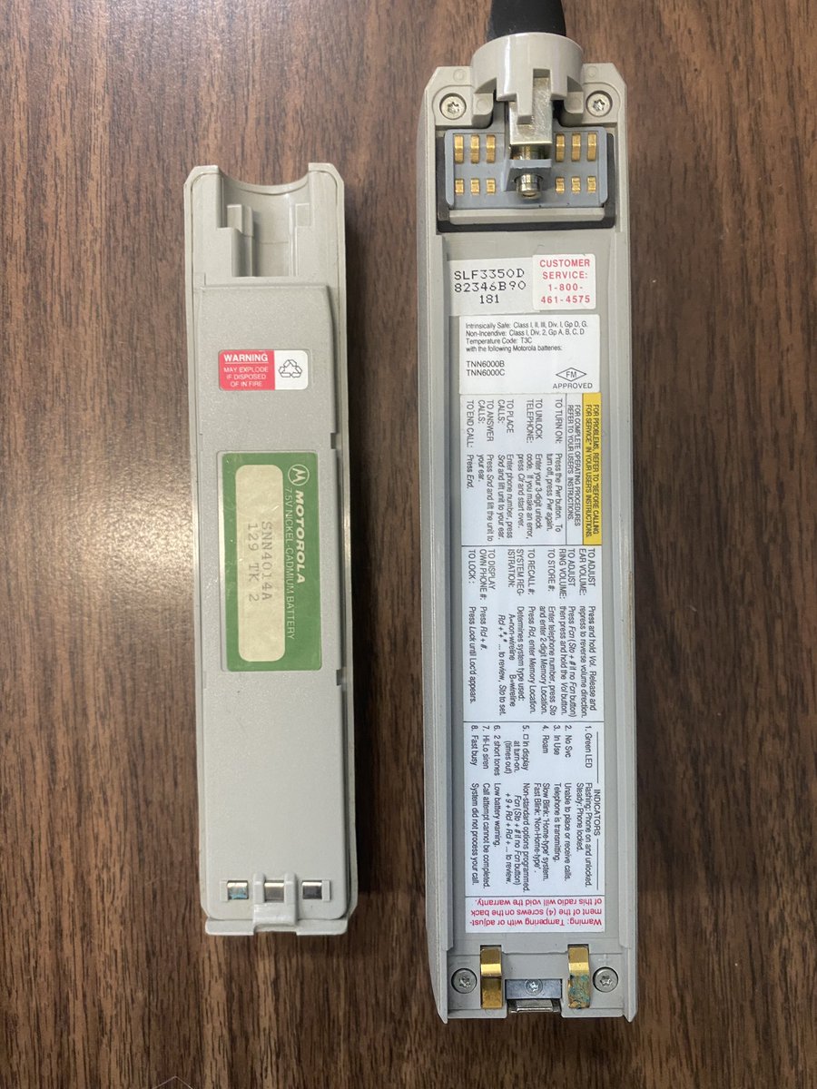Computation_Ca's tweet photo. Here we have a #Motorola DynaTac 8000M mobile phone, introduced in 1989 and brought in this week for #recycling. And as much as everyone wanted to own one of these back in the day it did have plenty of drawbacks like being prohibitively expensive, having a 60 minute battery… https://t.co/gtvM2ObRSz