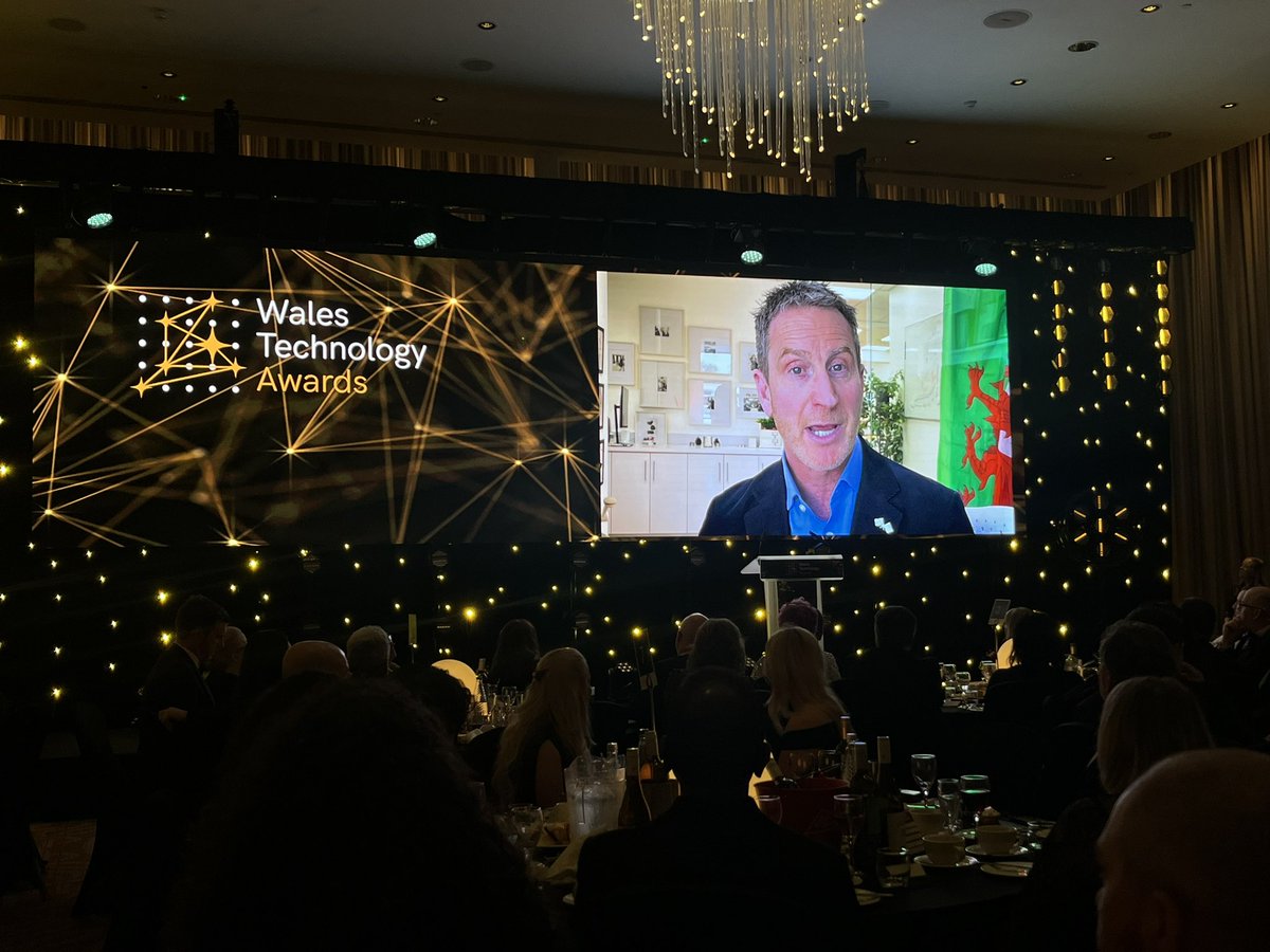 This week’s #FridayFeeling is being at the #WalesTechnologyAwards with @MediaCymru_ to celebrate the best of tech in 🏴󠁧󠁢󠁷󠁬󠁳󠁿 ❤️ the international impact award, sponsored by @AledMiles to recognise those taking us “from steel to silicon, from coal to cloud”
