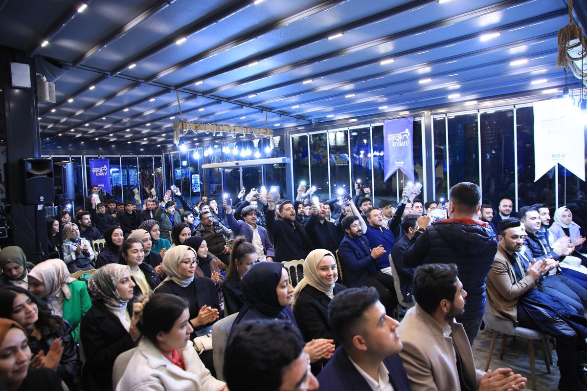 mesutbozatli's tweet photo. 📌Gençlik Aşkıyla Gaziantep 

AK Parti Genel Merkez Gençlik Kolları Genel Başkan Yardımcımız sayın @YUSUFSALTIK_ ile birlikte İl Gençlik Kollarımızın düzenlediği Gençlik Buluşmasına katılım sağladık. 

Gençlik ile buluşmamıza vesile olan İl Başkanımız sayın @avmustafadurmus’a teşekkür ediyorum. 

@abdulhamitgul 
@FatmaSahin