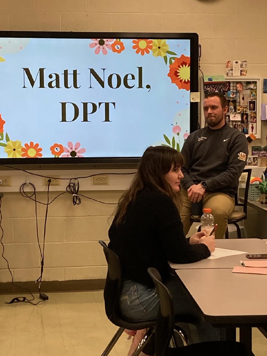 Thank you Matt Noel, DPT for taking time to speak with the Kent Health Careers students about careers in physical therapy! #kentriderpride @THSCounselors @CFHS_Counseling @WoodridgeWHS @HudHSGuidance @hudsonohschools @SMFHScounseling @SMFSchools @sixdistrictCTE