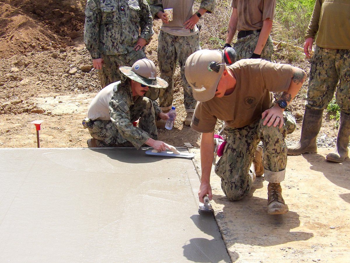 #ForwardFriday 🌊 🐝 ⚓ 

Sailors assigned to Naval Mobile Construction Battalion (NMCB) 11 work construction projects on the Ghana Naval Training Command in Nutekpor-Sogakope, Ghana, March 12, 2024.

📷: CMCN Vincent Pay