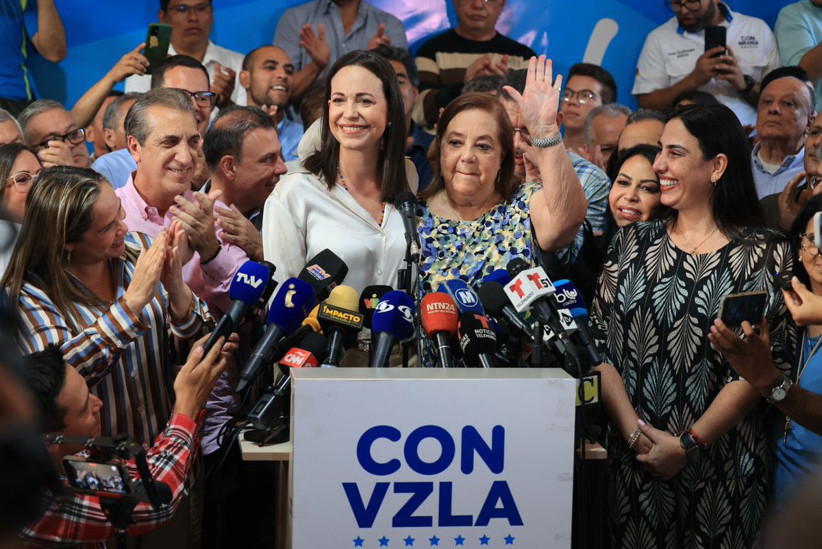 Jesusfbolivarb's tweet photo. Unidad y más Unidad. Este 2024 es el año para lograr el Cambio. https://t.co/McSPi8lyoS