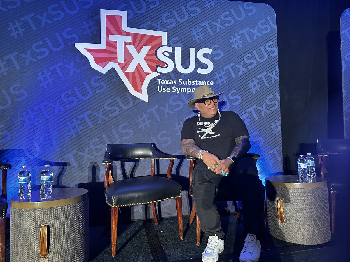 _OnPointNYC's tweet photo. Thank you to @bewelltexas for highlighting our work on harm reduction, overdose prevention, and our approach to loving, respecting, and trusting our community members at #TxSUS 2024. As our Executive Director, @samrivera1111, stresses, "OPCs are love. OPCs are healthcare.β https://t.co/k2V37ykBe4