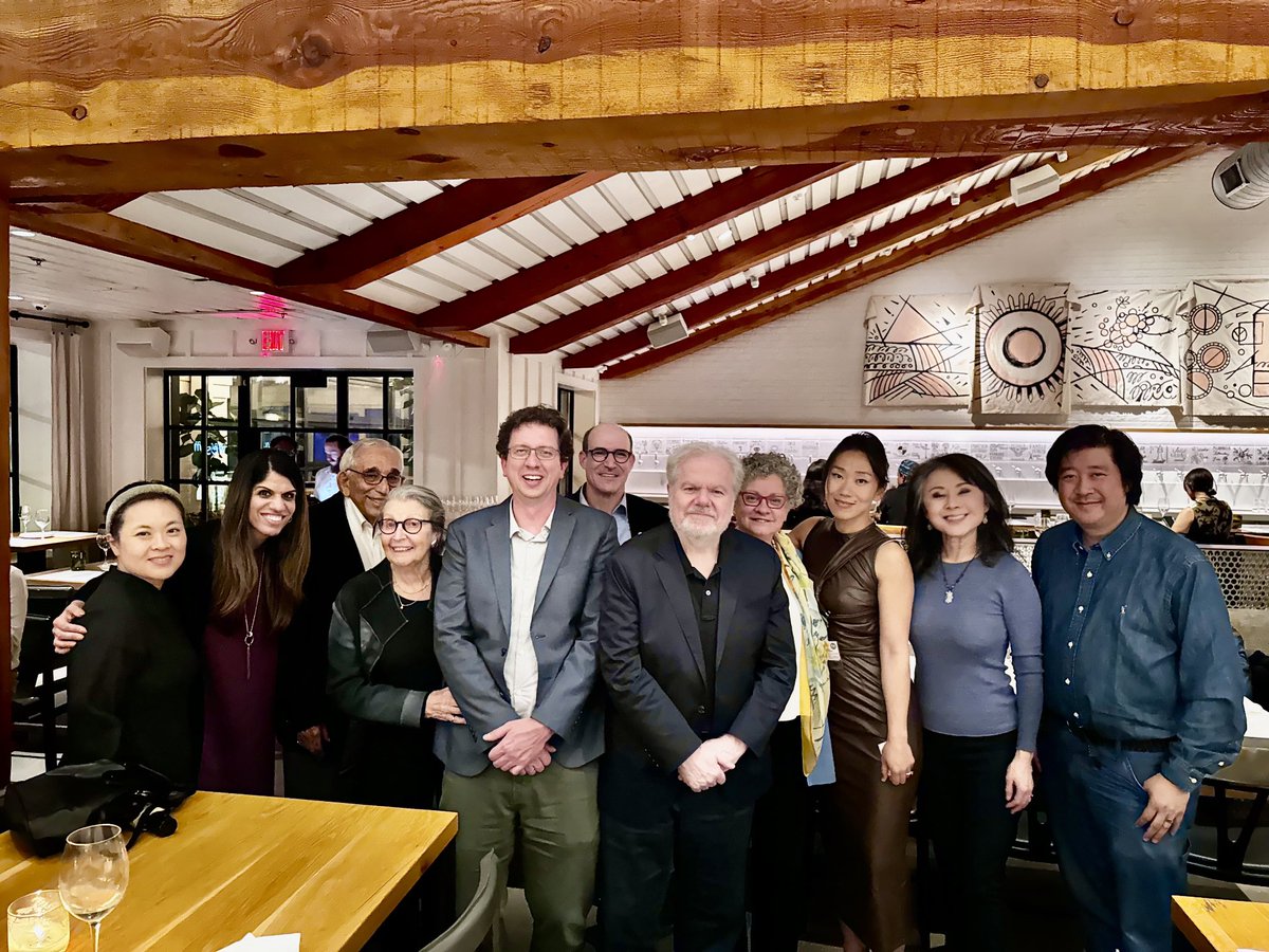 BettyKimLab's tweet photo. Just hanging out: @EmanuelAx and friends. #Unreal #BetterInPerson #Humble #Kind #Hilarious @meiruipiano @DrAriaV @nicholas_navin @DrJeffWeinberg @drgglozano @HoustonSymphony @MDAndersonNews https://t.co/lwsdr20FOv