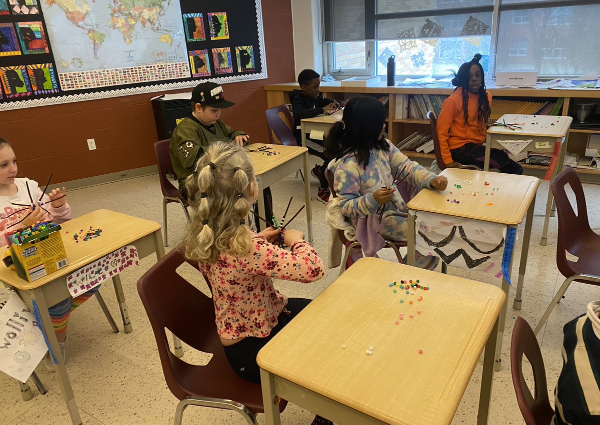 JenniferSeguin9's tweet photo. Merci à Jeannie Miller for a fantastic Indigenous presentation on the importance of gratitude. We loved creating corn with beads! @madonnaroar https://t.co/BwHTn1LL20