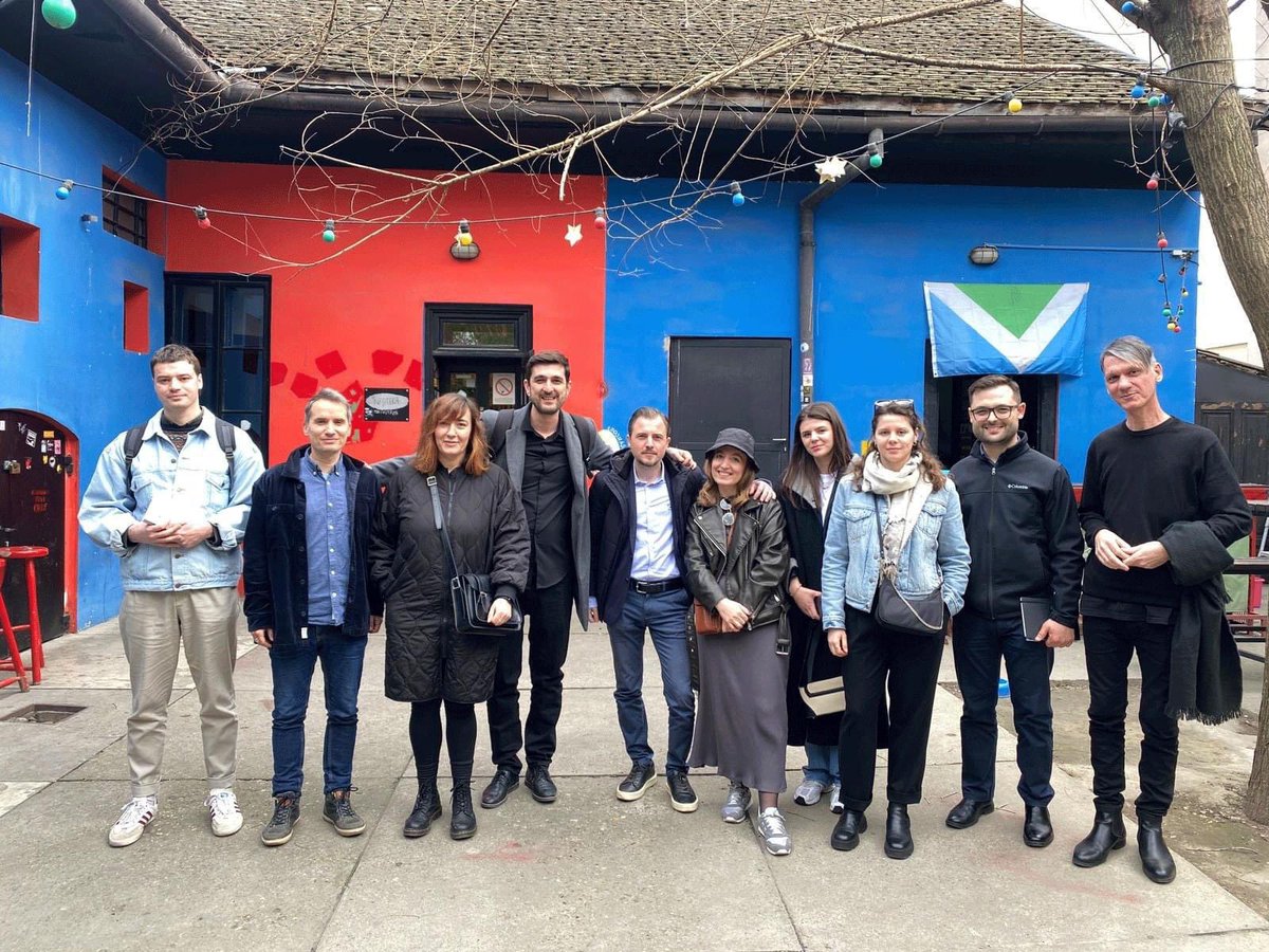 gashifitimi's tweet photo. ✨ Sbunker mori pjesë në "Programin e Vizitave #Kosovë-#Serbi", organizuar nga Heartefact Fund në Beograd dhe mbështetur nga National Endowment for Democracy.

🚗 Gjatë vizitës, diskutuam me individë dhe organizata të ndryshme në #Beograd dhe #NoviSad. https://t.co/Luh9QzlCBO