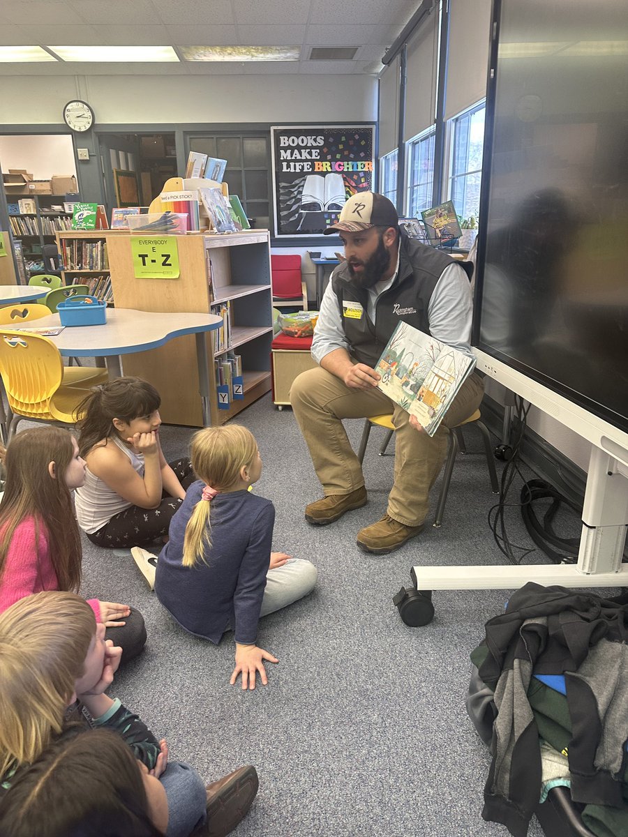 RockinghamCoop's tweet image. Some of our staff took time out of their work week to participate in #VAAgLiteracyWeek by reading Logan’s Greenhouse to elementary schools close to our locations! We were happy to hear about these students gardens that they raised at home and their favorite vegetables!