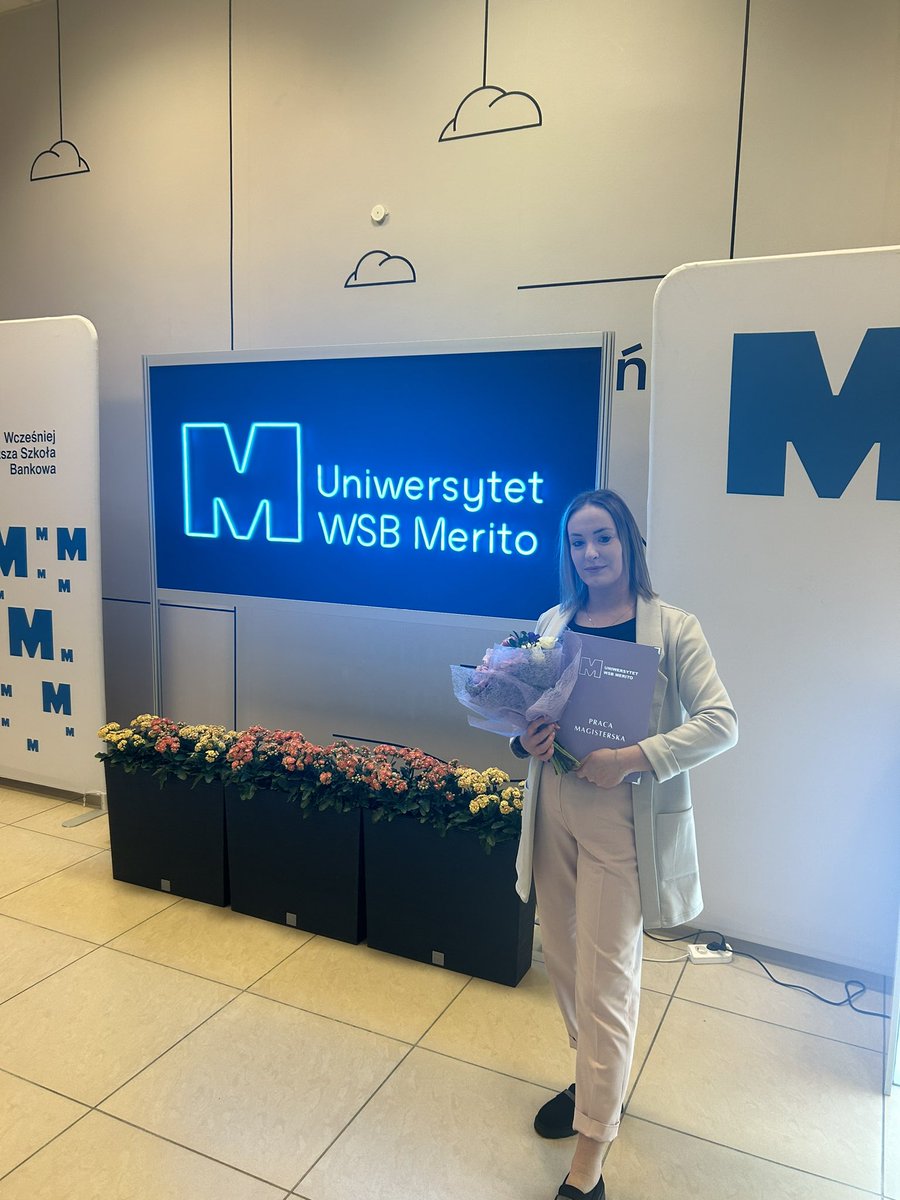 ImFireproof26's tweet image. I did it! 💜💐👩‍🎓
#PaniMagister #MasterDegree #Logistyka #Logistics #WSBMerito #Poland 🥳
