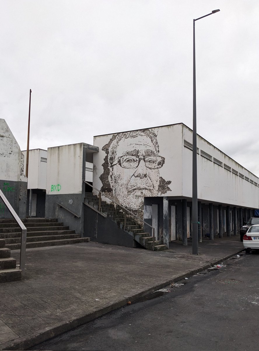 Spotted this cool piece from @vhils1 today in Azores 🖤