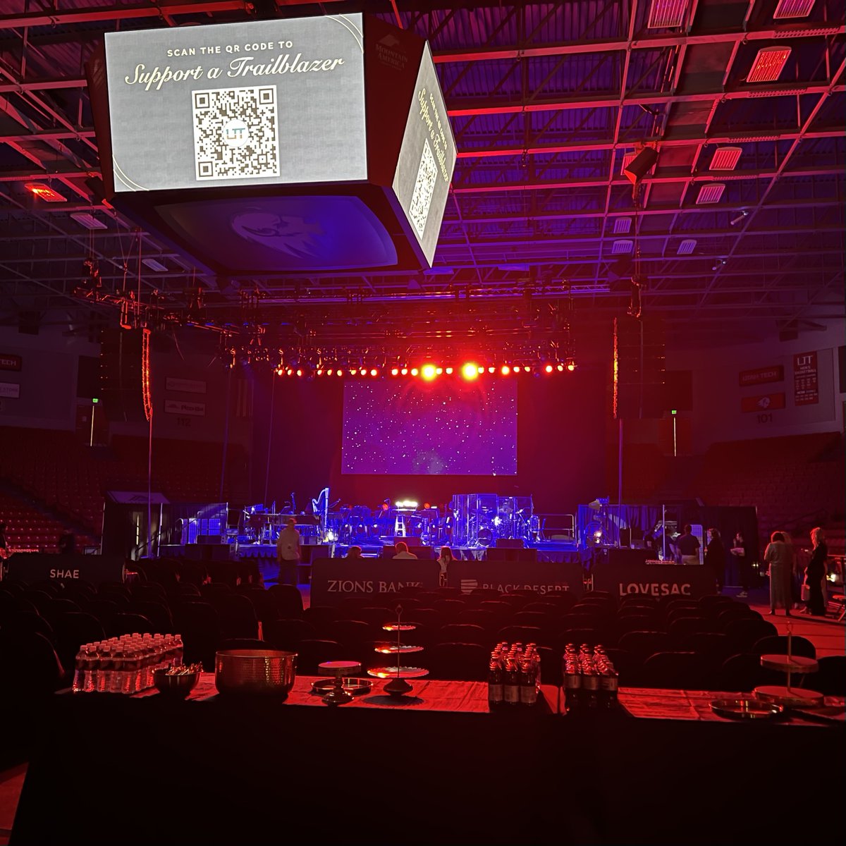 It’s a real an honor to support the Trailblazers here at Utah Tech University tonight at their SOLD OUT Fire & Ice Gala! ❤️💙 it’s going to be a beautiful evening here in St. George!🥰