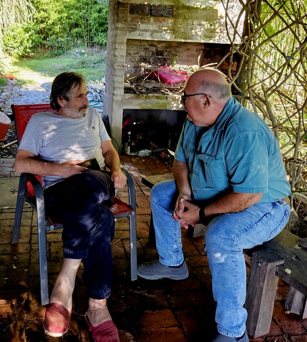 siempre es lindo recibir amigos de visita 

(y más cuando le damos que hablar a las redes)