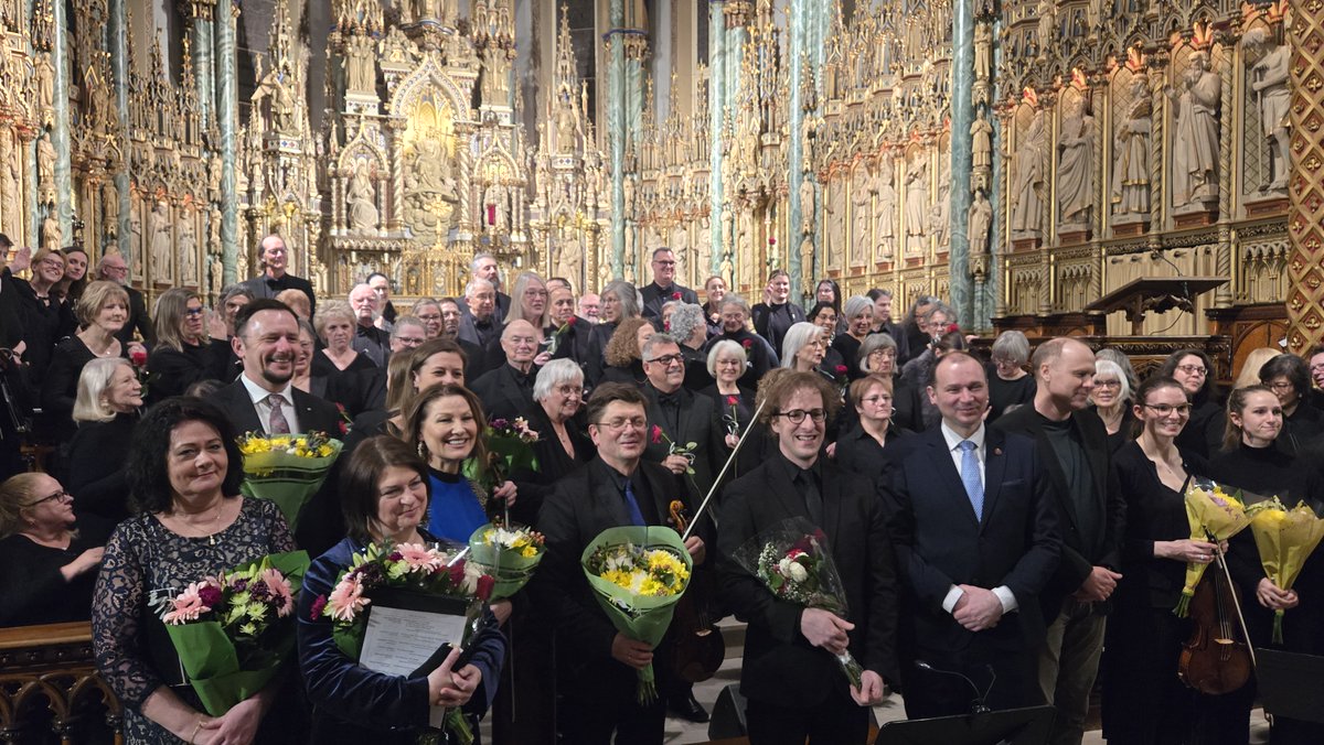 Yesterday we witnessed two world premieres: 'Ave Maria nr 161' by Bernard Stieler and 'Missa Super Terminos' by Norbert Palej. The program included works by: #Vivaldi, #Kilar, #Wieniawski, #Pergolesi and many more compositions resonated wonderfully with the hundreds of people…