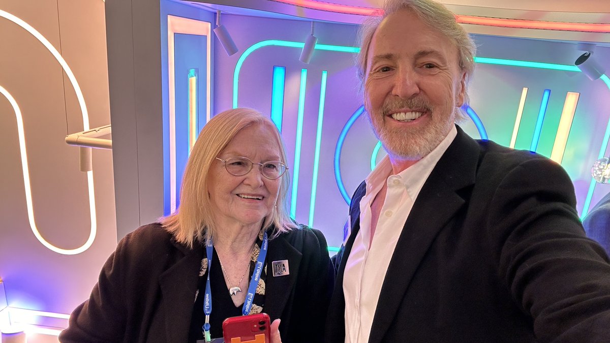 PureEdge Lighting tweet media