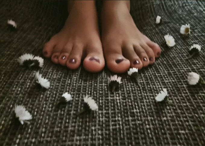 #latingirl #feet #FOOTFETİSH #nails #PinkFriday #spring #SpringBreak #flowers #Daisies https://t.co/<a href="/tag/latingirl"class="tags">#latingirl</a><a href="/tag/feet"class="tags">#feet</a><a href="/tag/footfeti%CC%87sh"class="tags">#FOOTFETİSH</a><a href="/tag/nails"class="tags">#nails</a><a href="/tag/pinkfriday"class="tags">#PinkFriday</a><a href="/tag/spring"class="tags"><span>#spring</span></a><a href="/tag/flowers"class="tags"><span>#flowers</span></a><a href="/tag/springbreak"class="tags"><span>#springbreak</span></a><a href="/tag/daisies"class="tags"><span>#daisies</span></a>