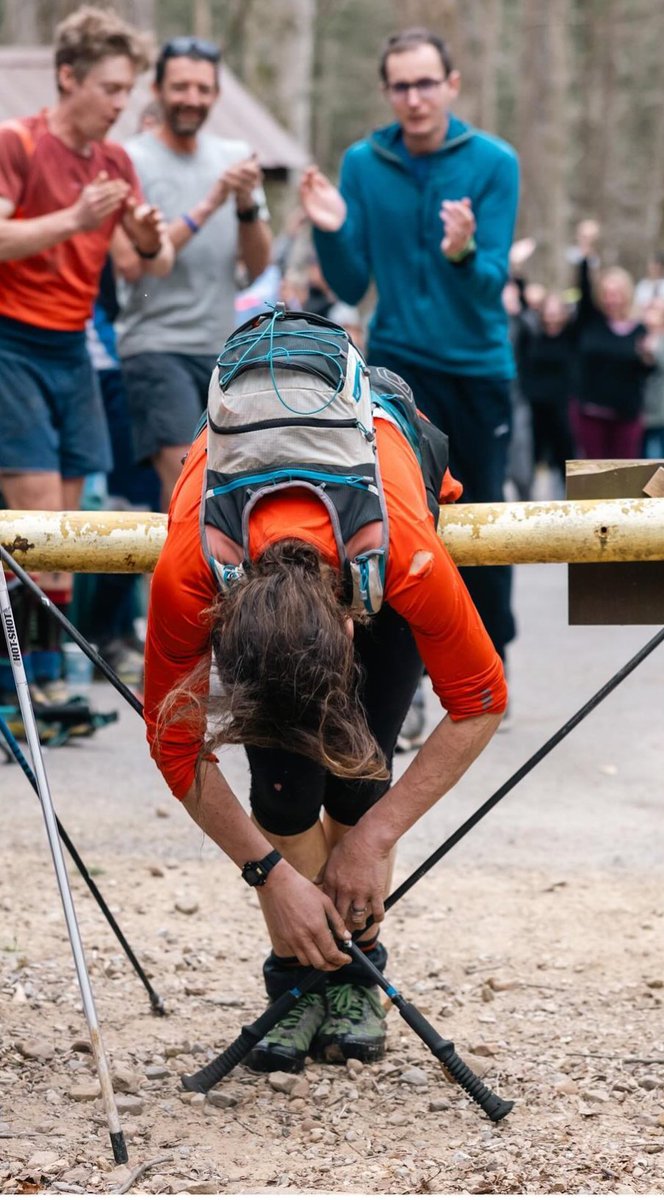 Incredible photos from @howiesternphoto on insta of the history making #smalleuropeanwoman @JasminKParis becoming the first woman to ever finish the #bm100 Barkley marathon 🤯