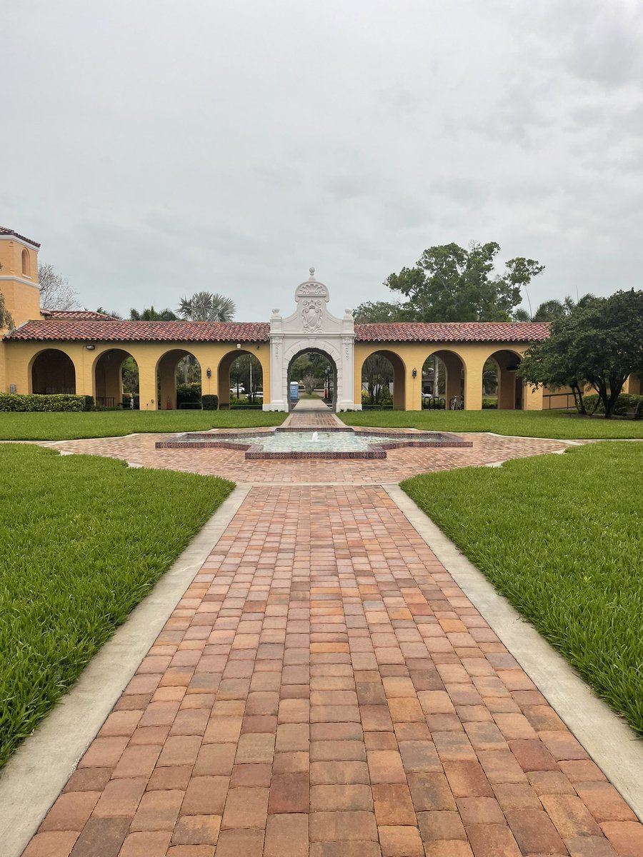 ac_alonso_yoder's tweet image. Had a great time presenting my paper about teaching the immigration law of the territories @stetsonlaw with fine folks including Emmanuel Arnaud & @NeilWeare