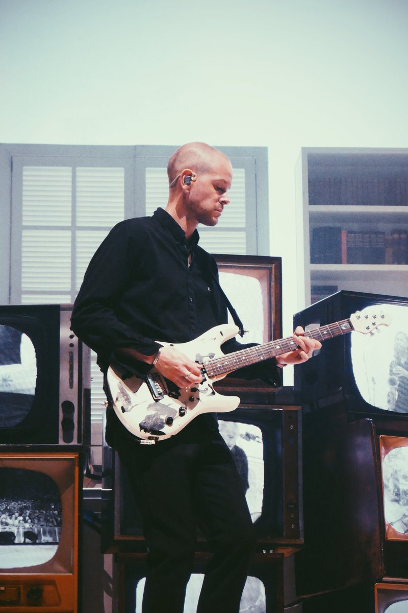 Adam Hann reveals that tonight’s setlist was all just AI and didn’t actually happen.

“AI is a real threat guys,” he said, “wake up!”