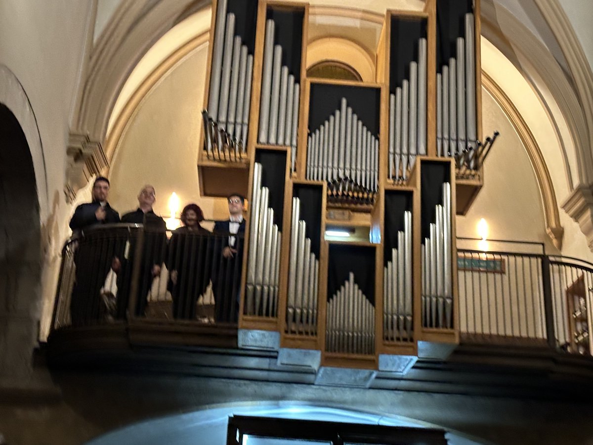 RamonSobrino1's tweet photo. Esta noche, en Parroquia de San Tirso el Real, Oviedo, concierto de órgano de alumnos @consmupa, profesor: Ignacio Germán González Yagüe @germanyague
Alumnos: @PisaContra @RSobrinoCortizo @SaulHdezAlamo #MarioAlvarez
Obras de #Dandrieu, #Grigny, @Sweelinck, #Buxtehude
👋👋👋 https://t.co/k2yND0Tj3s
