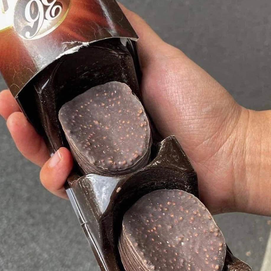 Ya Allah sumpah sedap giler chocolate ni 🍫🍫‼️

Sejak jumpa benda ni, aku dah tak makan chips lain! Dahlah rangup, pastu lagi murah beli online dari memborong dekat Langkawi. Serious sedap and berbaloi gilerr 💯💯