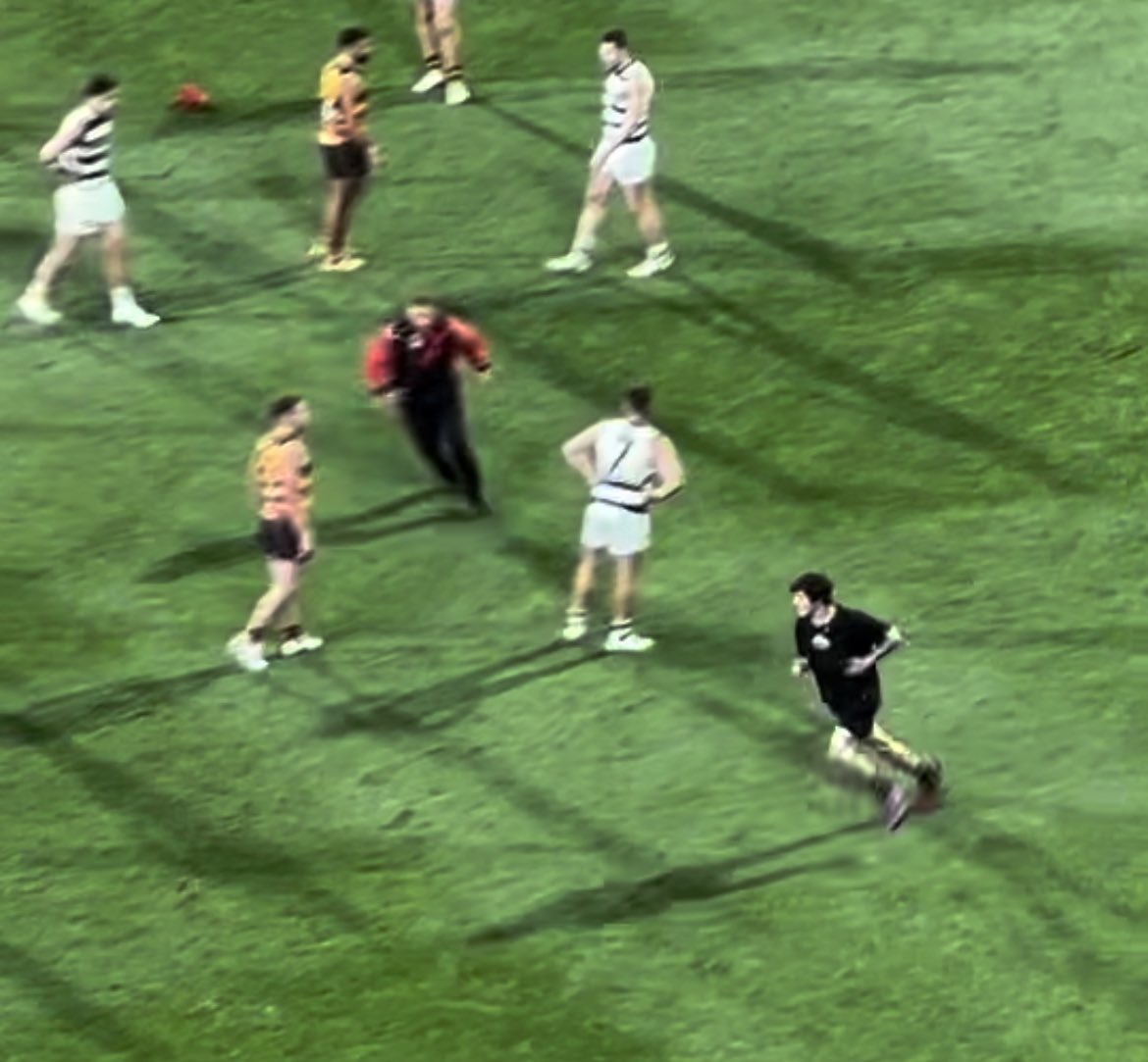 The man who ran onto Adelaide Oval during the Crows v Geelong game last night has been arrested and charged with “entering the Oval during a scheduled event”. The 22 year old from Blakeview will appear in court in June.